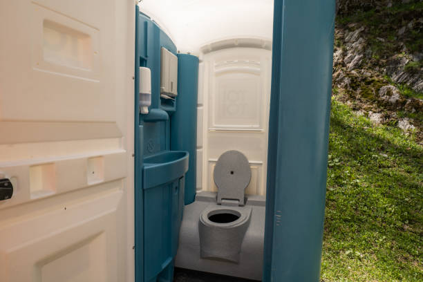 Porta potty delivery and setup in Moenkopi, AZ