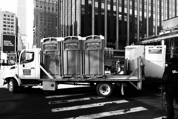 Best Luxury portable toilet rental  in Moenkopi, AZ